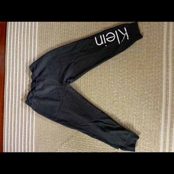 Calvin Klein joggers - Picture 2 of 3